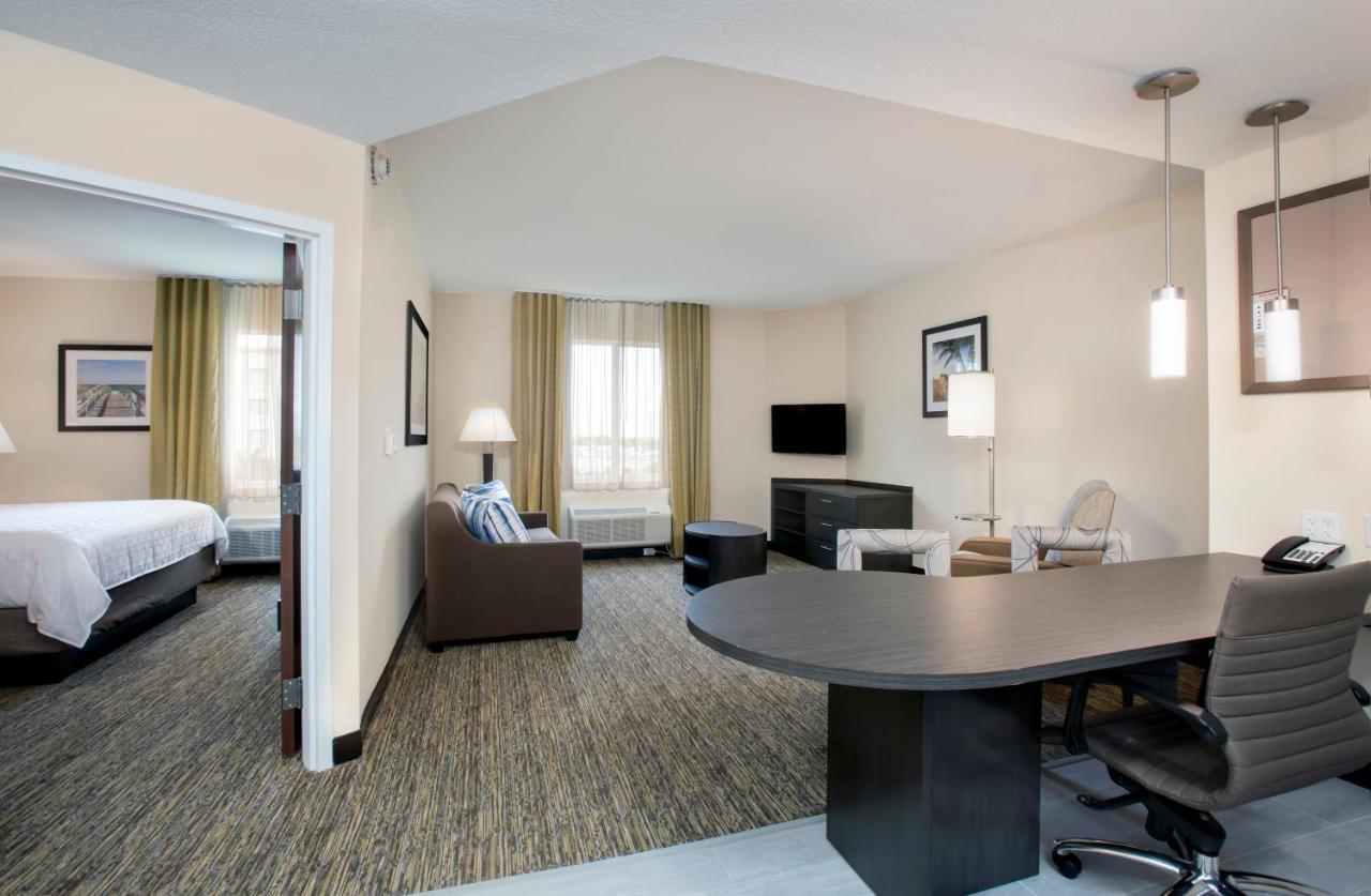 Candlewood Suites - Miami Exec Airport - Kendall By Ihg Country Walk Extérieur photo